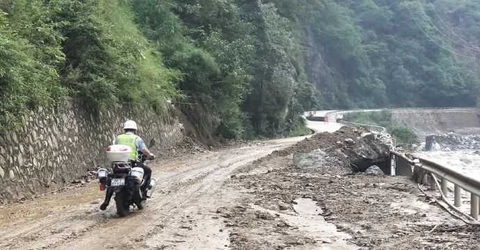 四川雅安暴雨考验，城市与人民的坚守与挑战